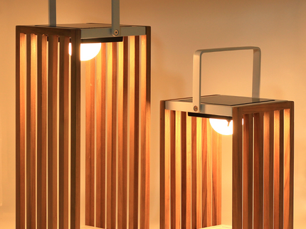 Lanterne solaire LED GATE – lampe d'extérieur en teck et aluminium