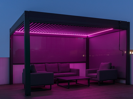 Pergola Seitenjalousie manuell – Sicht- & Sonnenschutz
